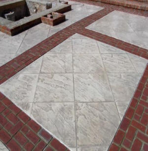 Stamped Concrete Patio - 24" La Habra Slate Tile